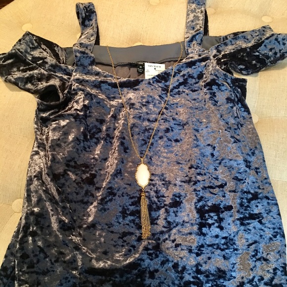 NWT Crushed Velvet Grey-Blue Cold Shoulder Top Med - Picture 2 of 5